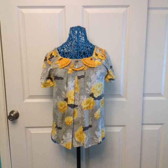 Anthropologie Tops - 💥PRICE DROP💥 Yellow Floral Tee